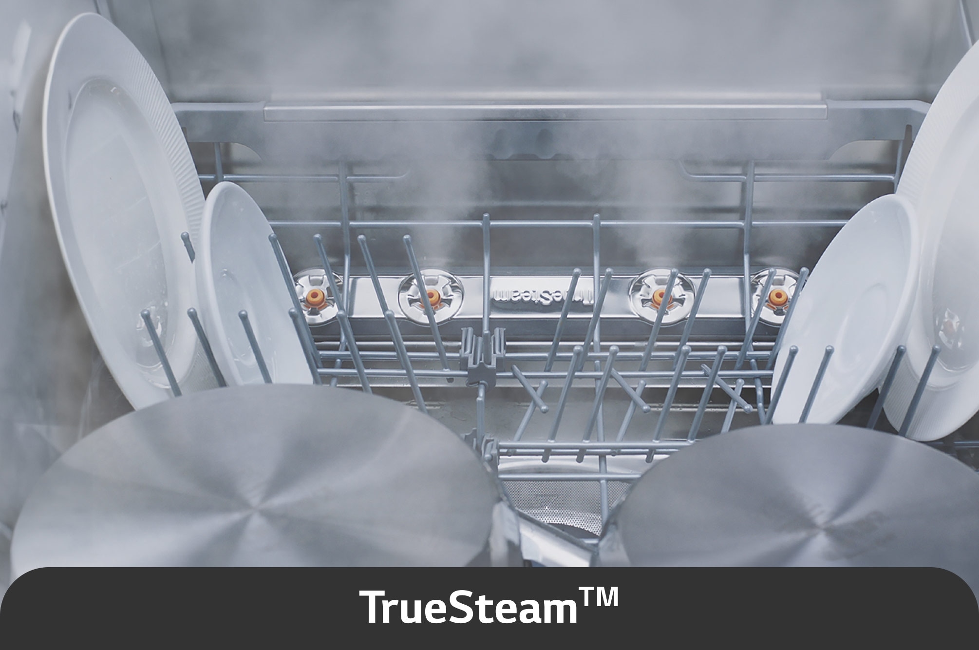 QuadWash™ Freestanding Dishwasher in Matte Black thumbnail 3